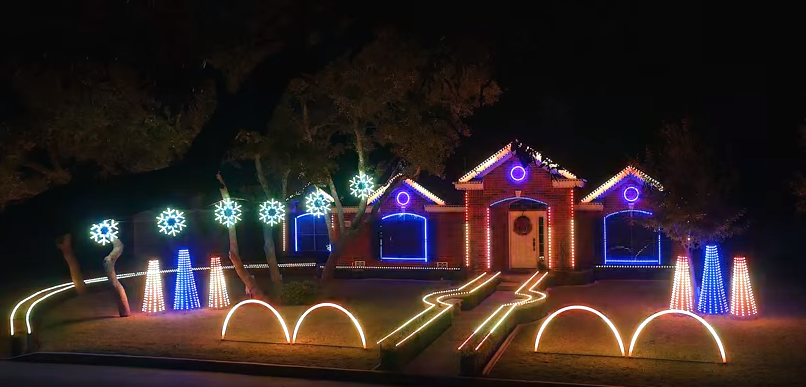 This Will Be The Best Christmas Light Show You’ll Watch All Day