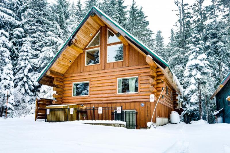 10 Jaw-Dropping Mt. Hood Cabins You Can Rent Today