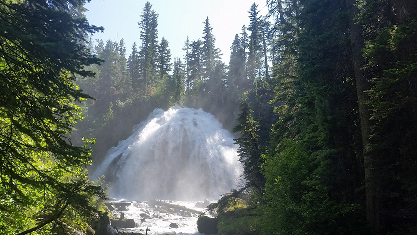 This Easy Hike to Beautiful Chush Falls is the Perfect Bend Day Trip