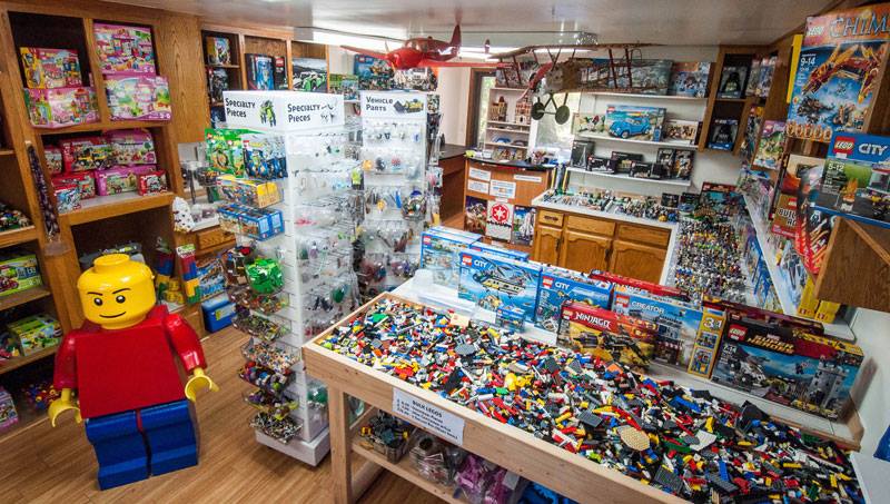 There’s a Lego Store in Oregon, And It’s Every Kid’s Dream