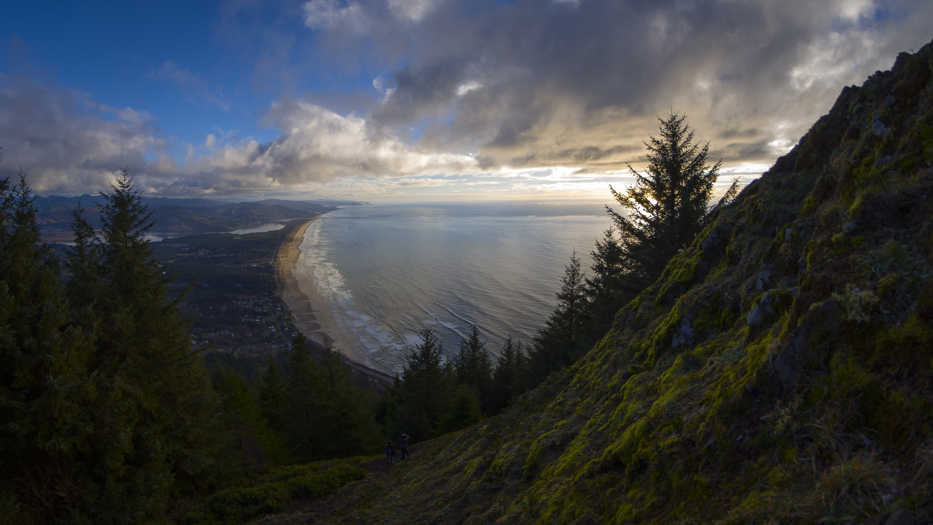 Here Are 5 Hikes on the Oregon Coast With Unforgettable Views