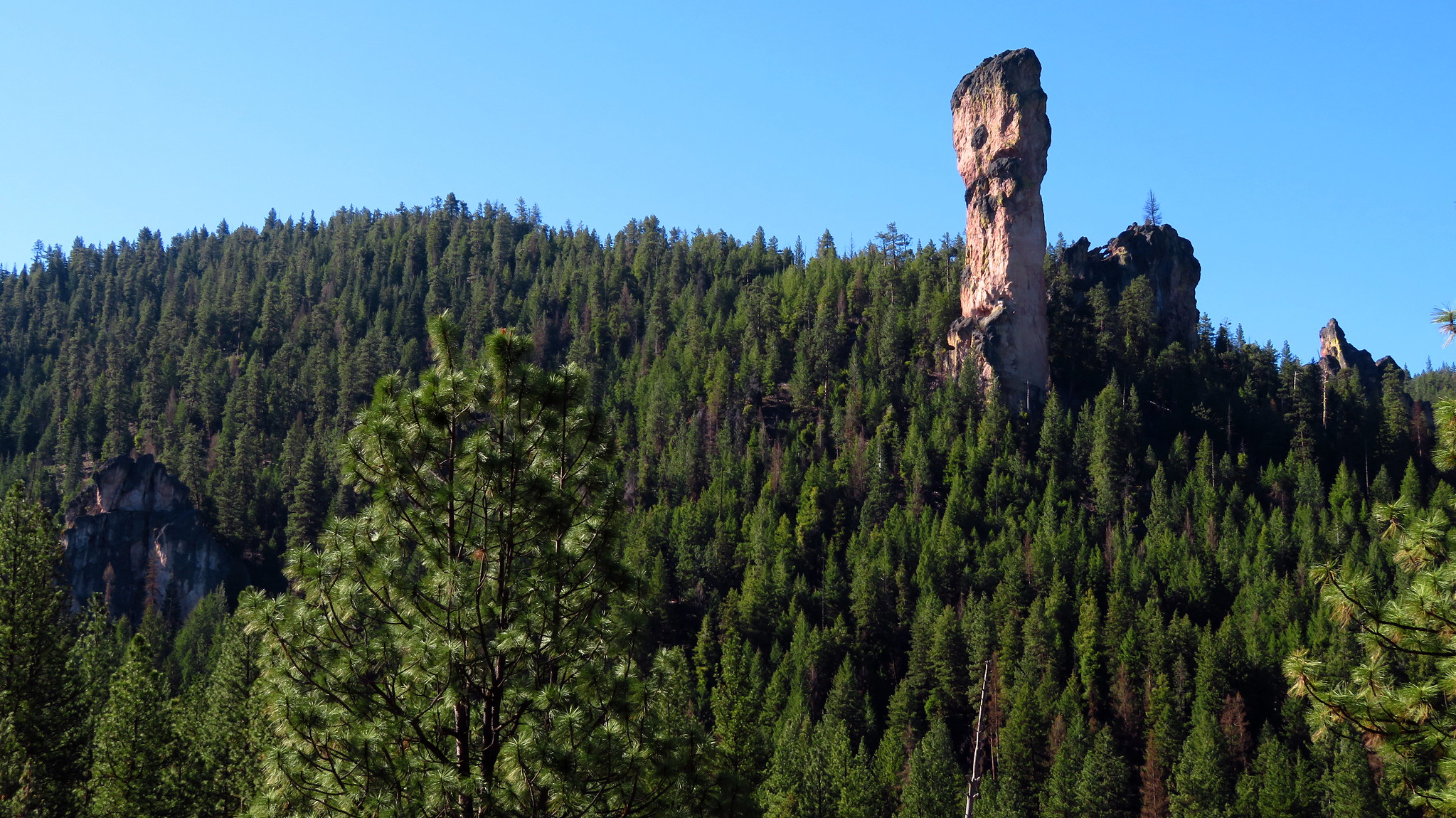This Volcanic Pillar Is One Of The Most Underrated Places You Should Visit In Oregon