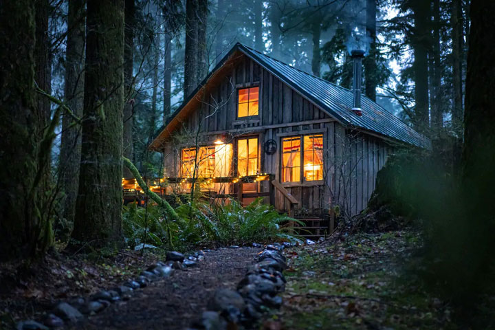 Go Back In Time When You Stay At This Rustic Cabin In Oregon