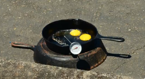 Watch as record-breaking heat literally cooks eggs in Oregon