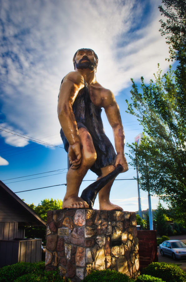 grants pass oregon caveman statue