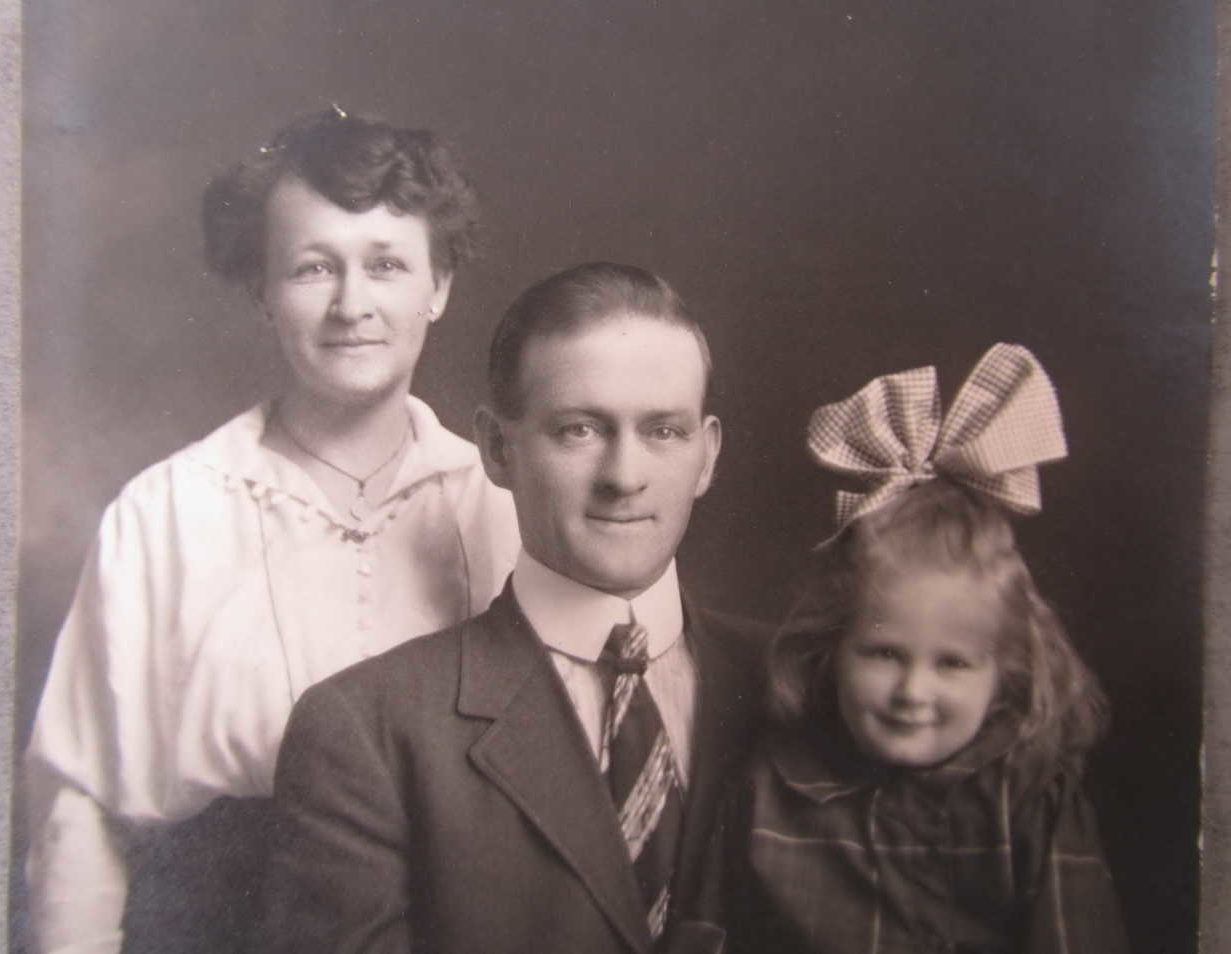 a vintage photograph of gustavus scoggin and family