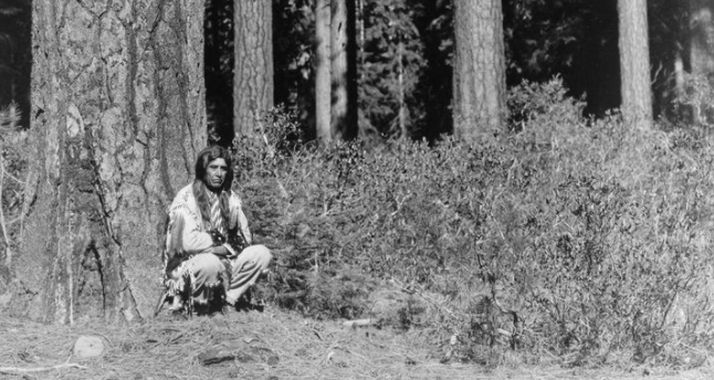 16 Stunning Historical Photographs of Oregon’s First Nations
