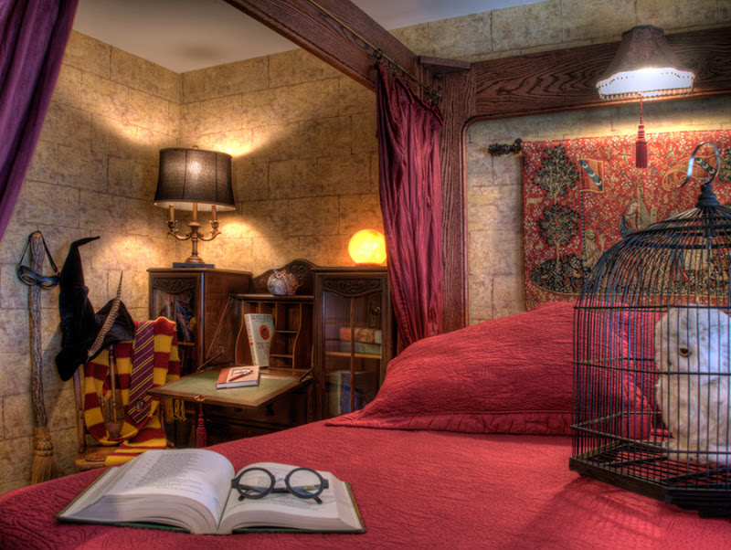 The Charming Sylvia Beach Hotel is Designed For Book Lovers