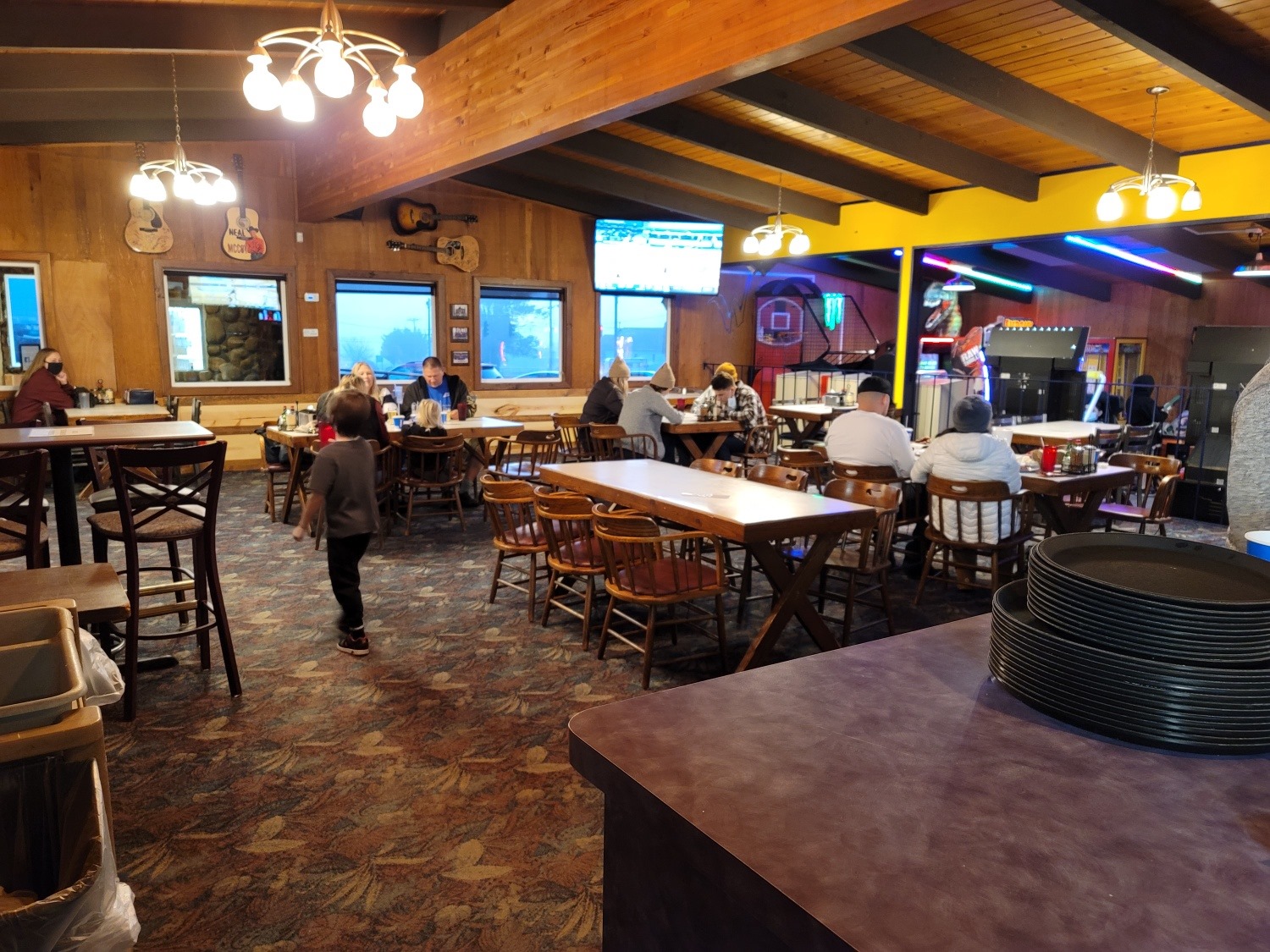 The interior of Wild River Pizza in Brookings Oregon