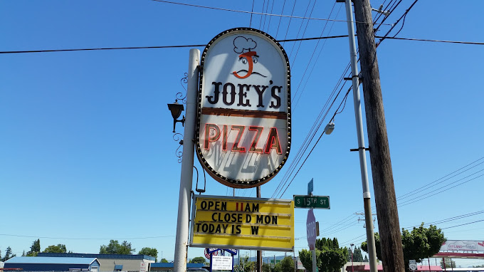 Springfield Locals Want To Keep This Old School Pizza Joint A Secret