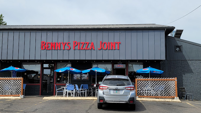 The Small Town Pizza Joint In Oregon You Need To Try This Year