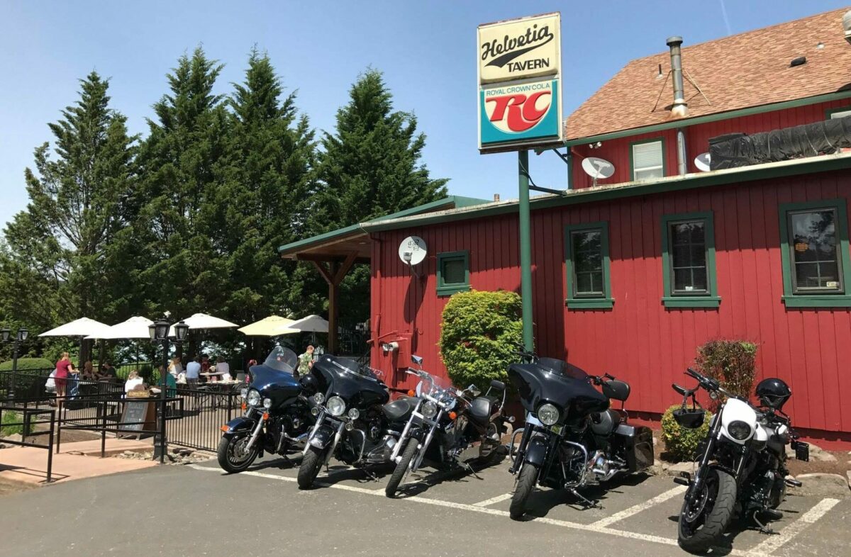 This Willamette Valley Landmark Serves Some of the Best Burgers and Fries in Oregon