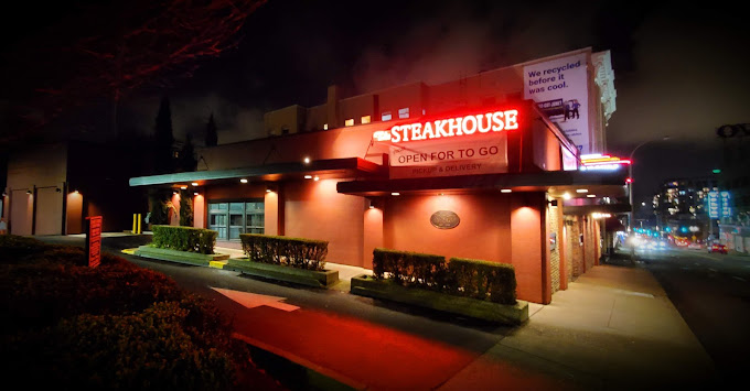 The Iconic Oregon Steakhouse That’s Still Sizzling for 80+ Years