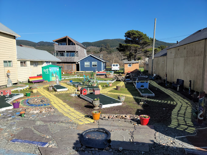 The Rockhounding and Miniature Golf Oasis in Oregon You Didn’t Know Existed