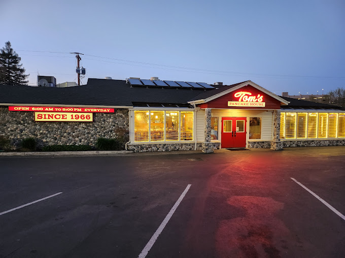 The Nostalgic Pancake House in Oregon Locals Want to Keep a Secret