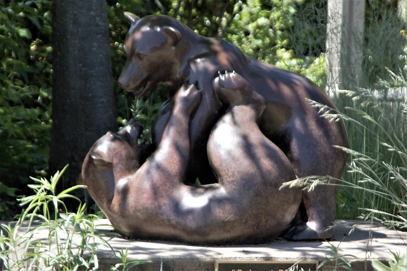 A metal statue of two bear cubs in Ashland Oregon.