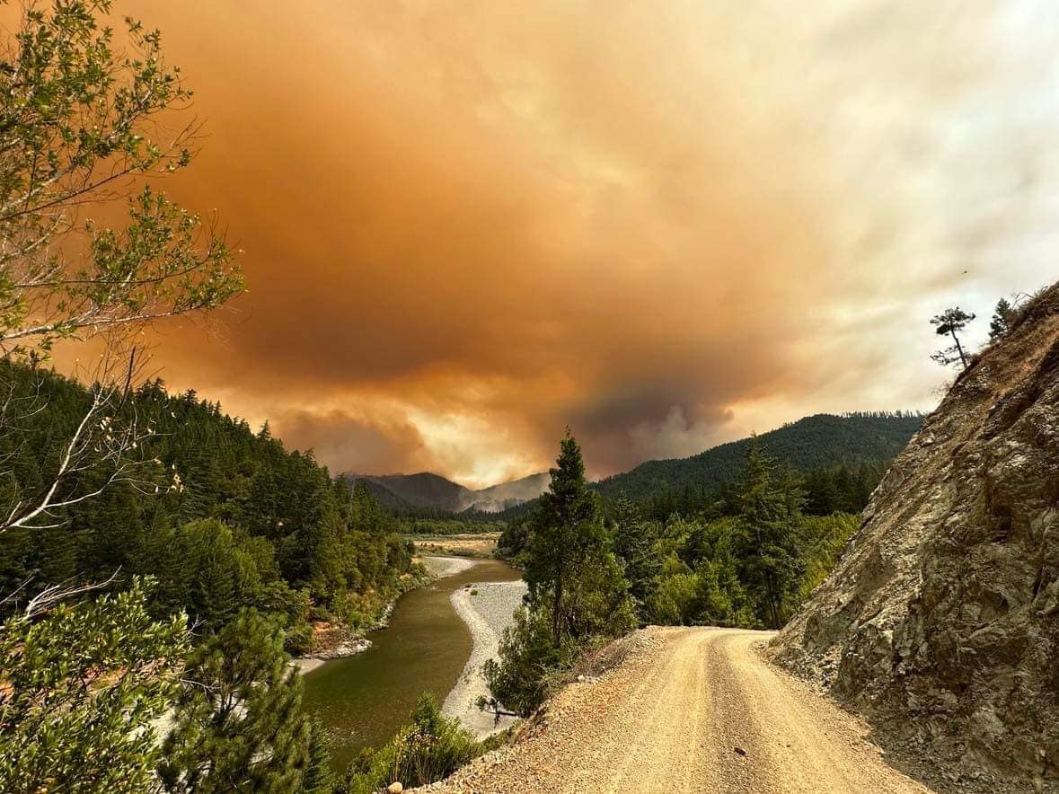 Flat Fire Escalates to Over 8,000 Acres, Puts Small Oregon Community at Risk