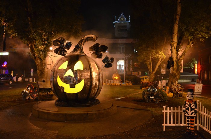 Halloweentown 2023: The Ultimate Spooky Season Experience Begins This Weekend!