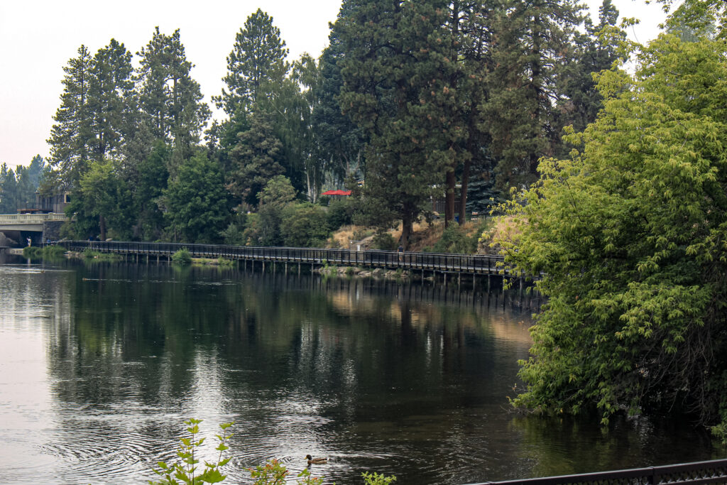 bend, oregon, drake park, new boardwalk trail, mirror pond, central oregon, things to do, hiking trails, deschutes river trail, ADA parks, 2023