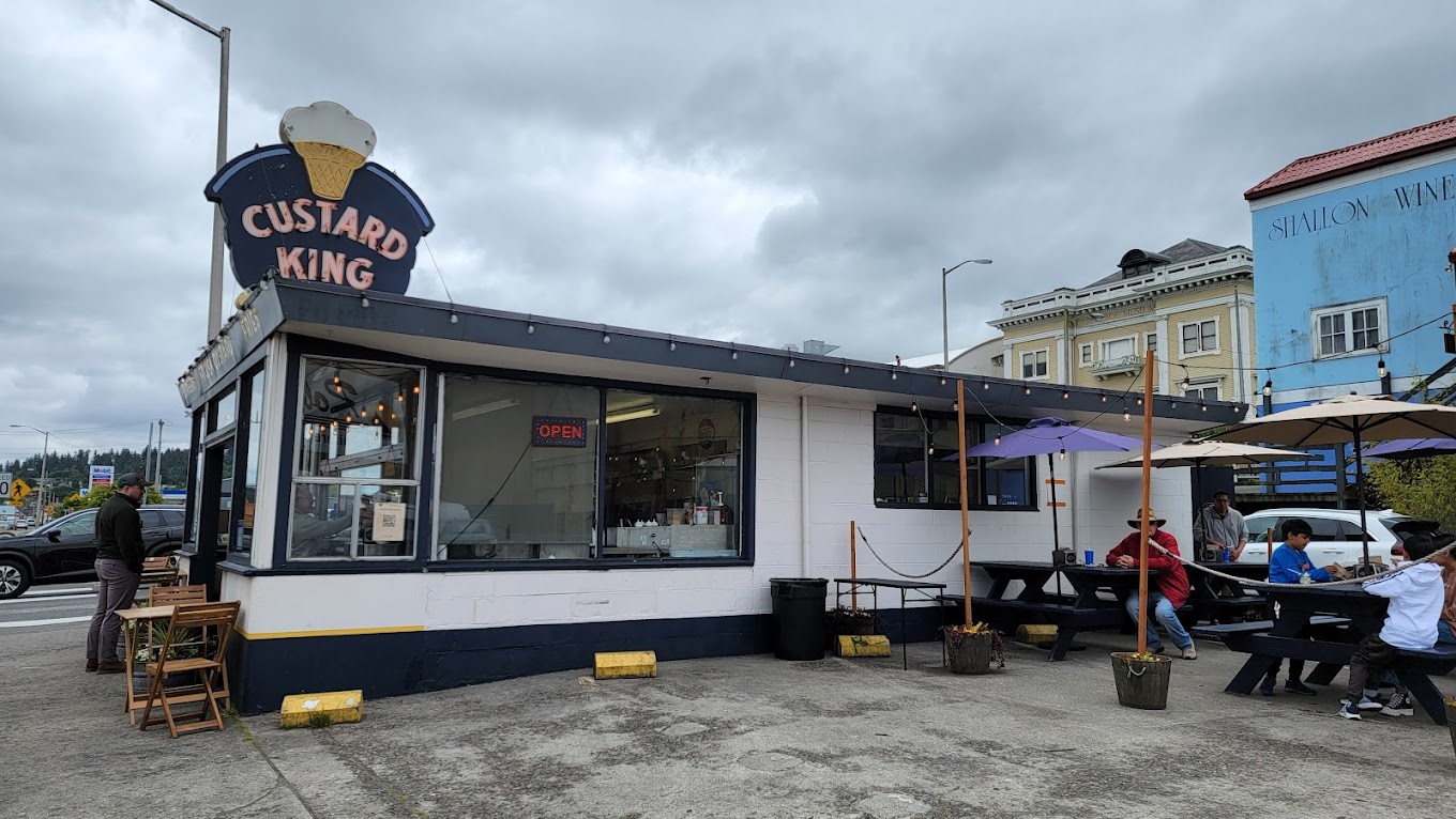 For Over 70 Years, This Walk-Up Frozen Custard Stand Has Been A Local Oregon Coast Favorite