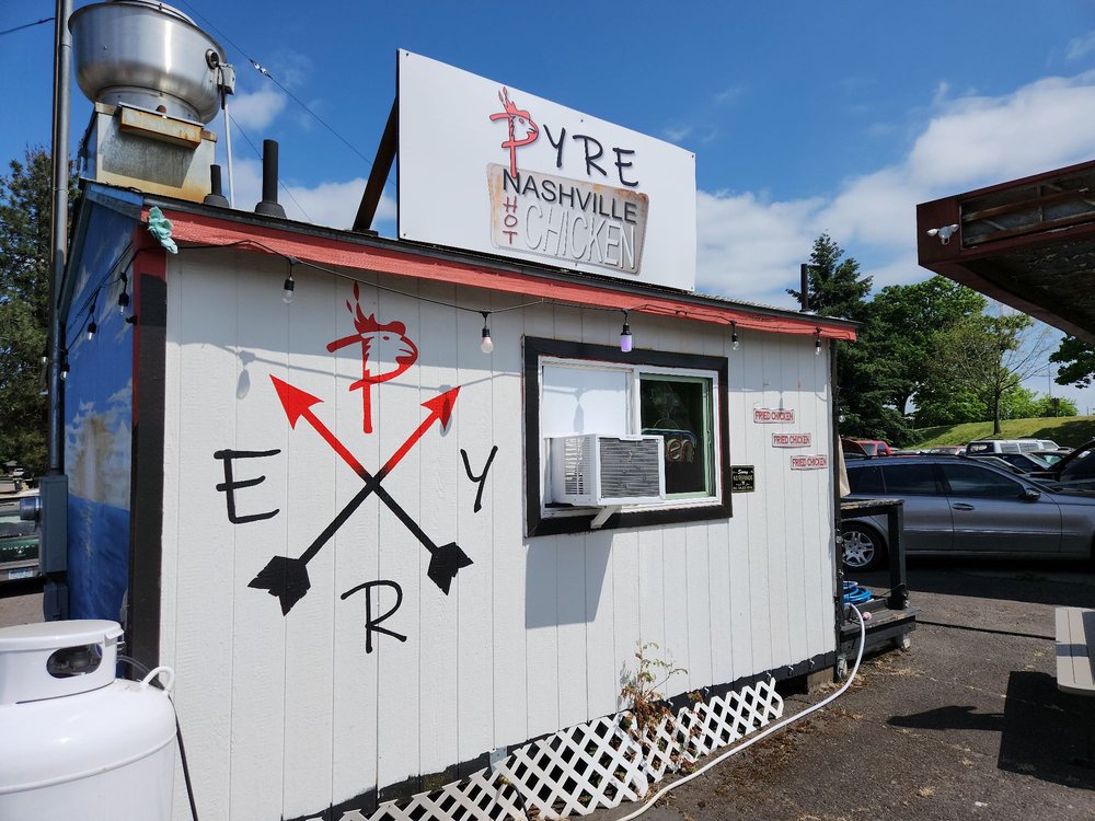 There’s An Unassuming Food Truck In Oregon Where The Hot Chicken Is Simply Irresistible