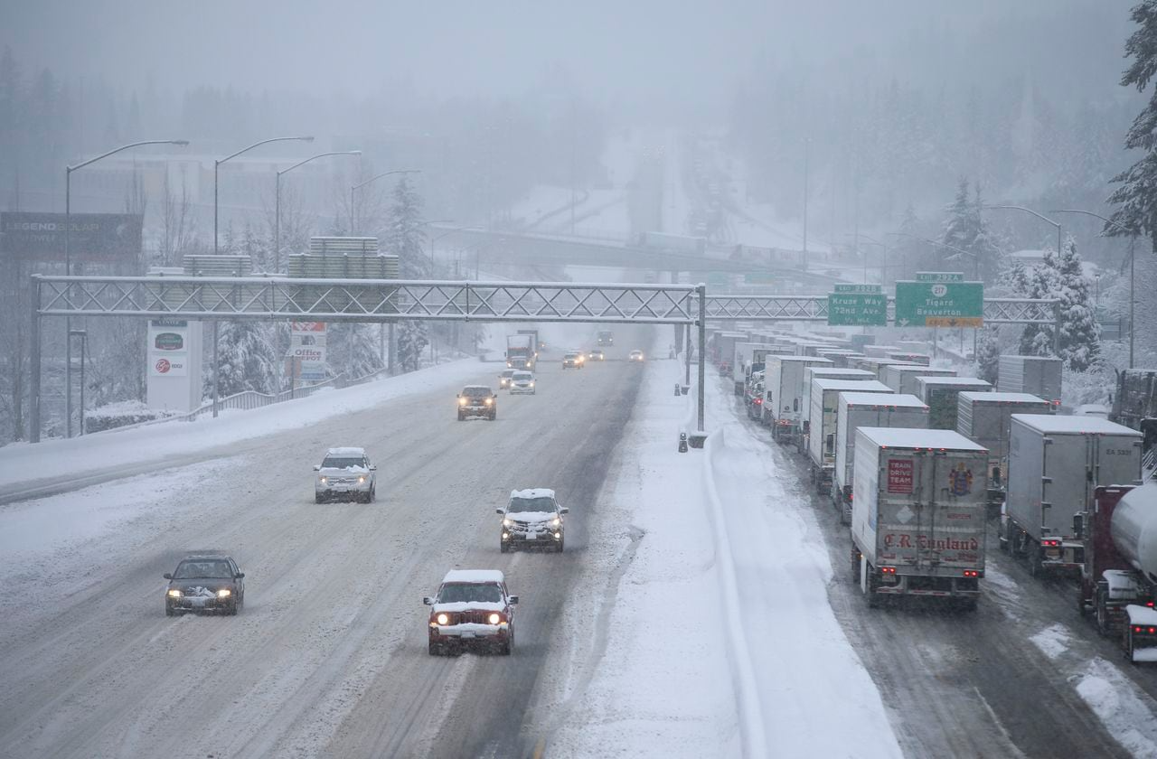 Travelers Stranded for Hours on Interstate 5 South of Eugene, With Some Sleeping In Vehicles