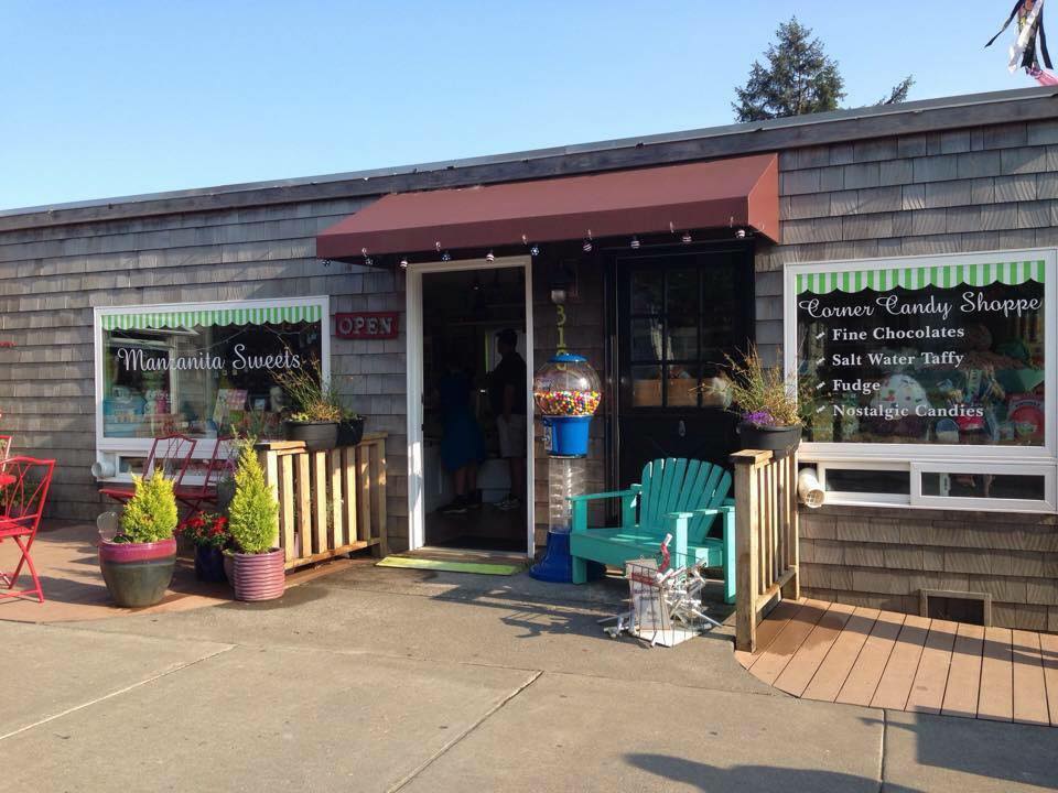 Get Your Sugar Fix at This Cozy Sweets Shop in the Sweetest Oregon Beach Town