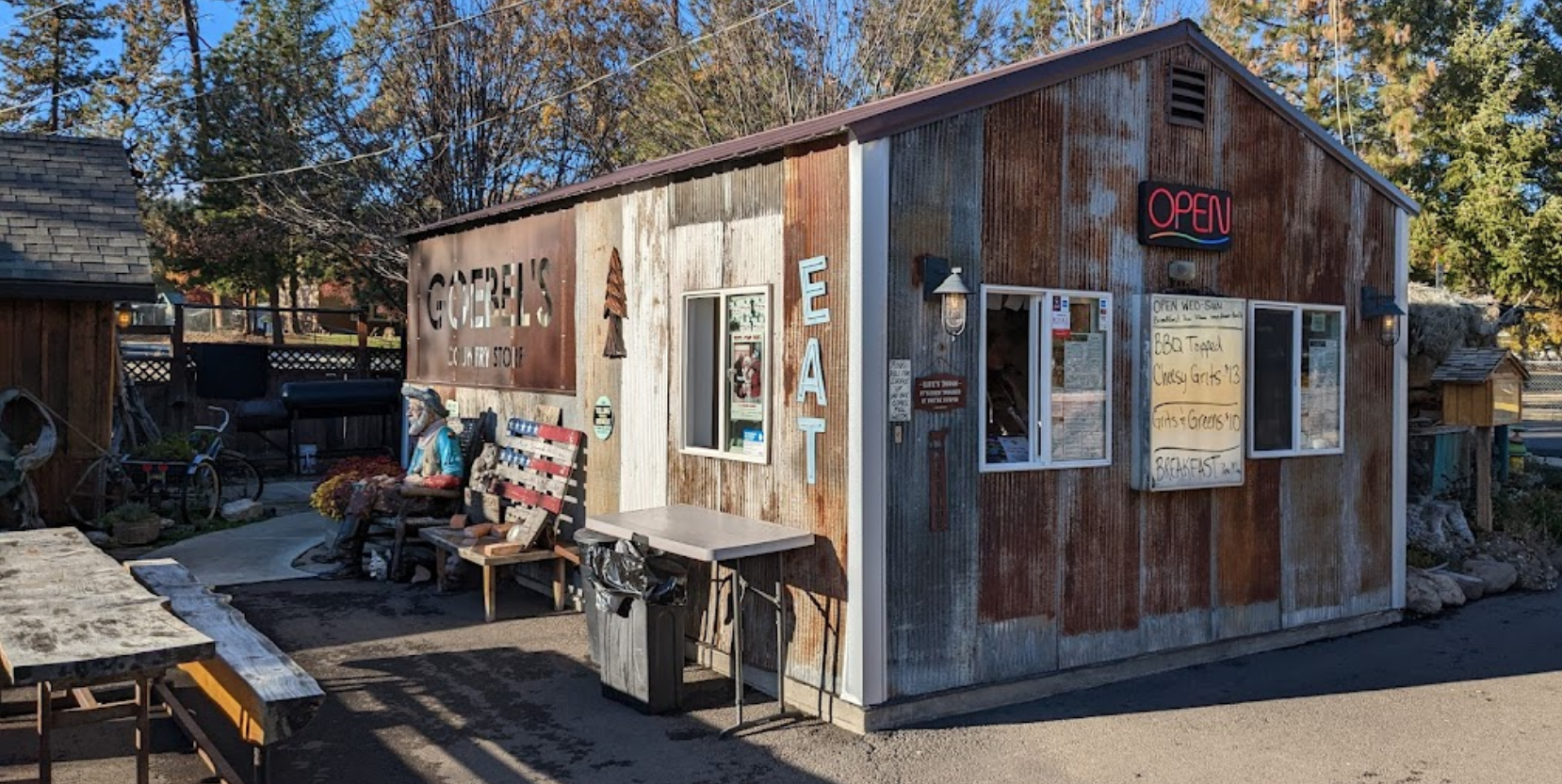 Folks Drive For Miles For This Finger Lickin’ Texas BBQ at a Remote Country Store in Oregon